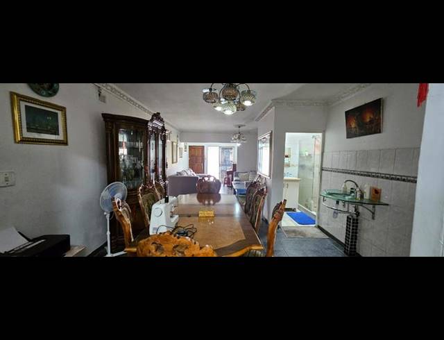 6 BEDROOM HOUSE FOR SALE IN OVERPORT